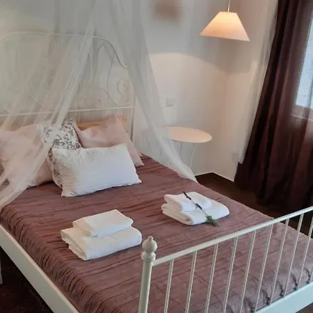 Maison Vingt-cinq بيت ضيافة Salir de Matos